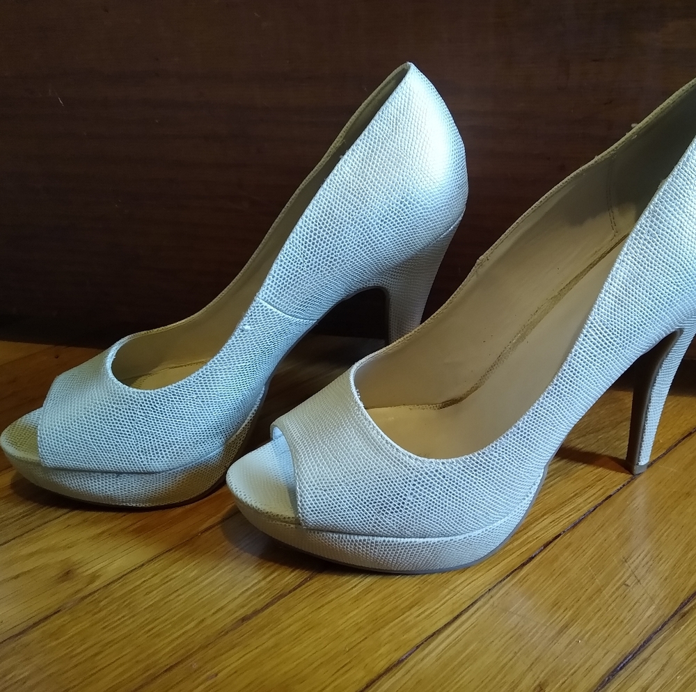 Soft gold heels